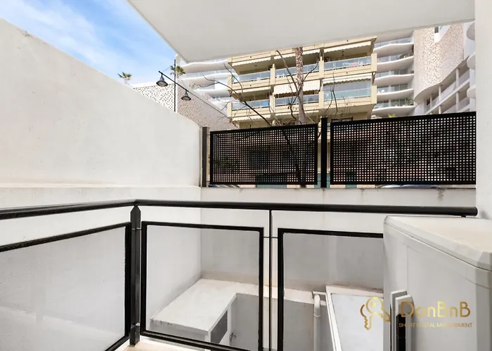 Cozy Apartment With Sea View And Private Parking In Fuengirola