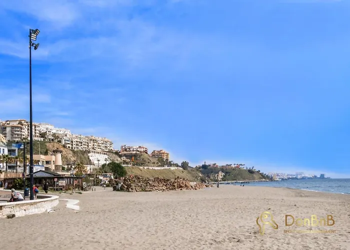 Cozy Apartment With Sea View And Private Parking In Fuengirola